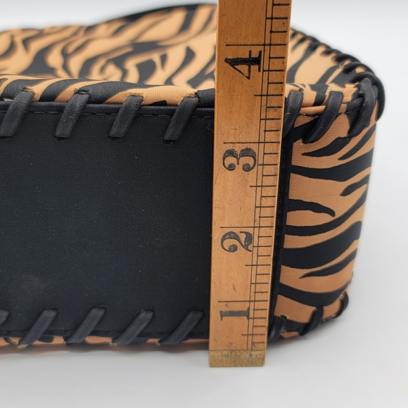 Liz Claiborne Shoulder Bag Animal Print Small Tan - Picture 4 of 9